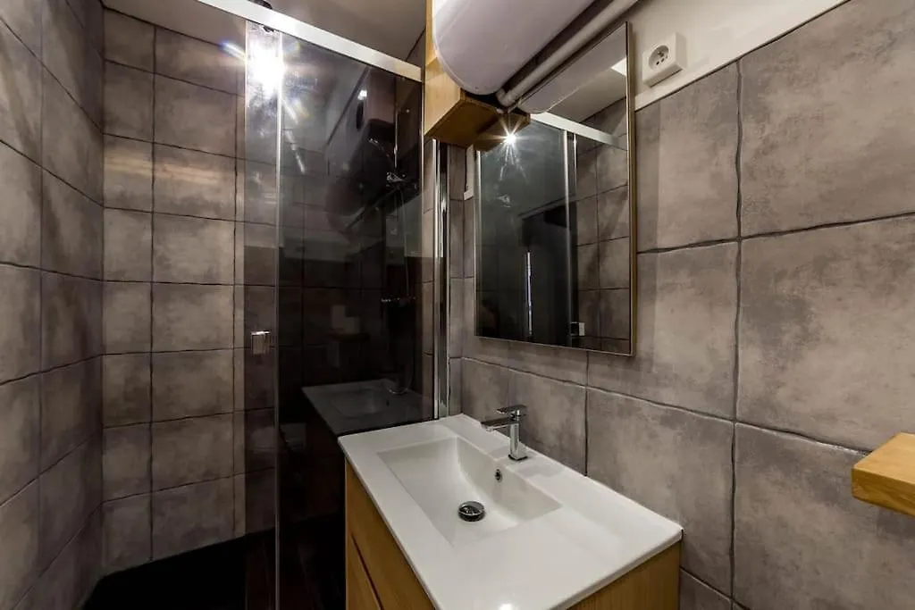 Quiet Studio Center Lyon Ail Apartment