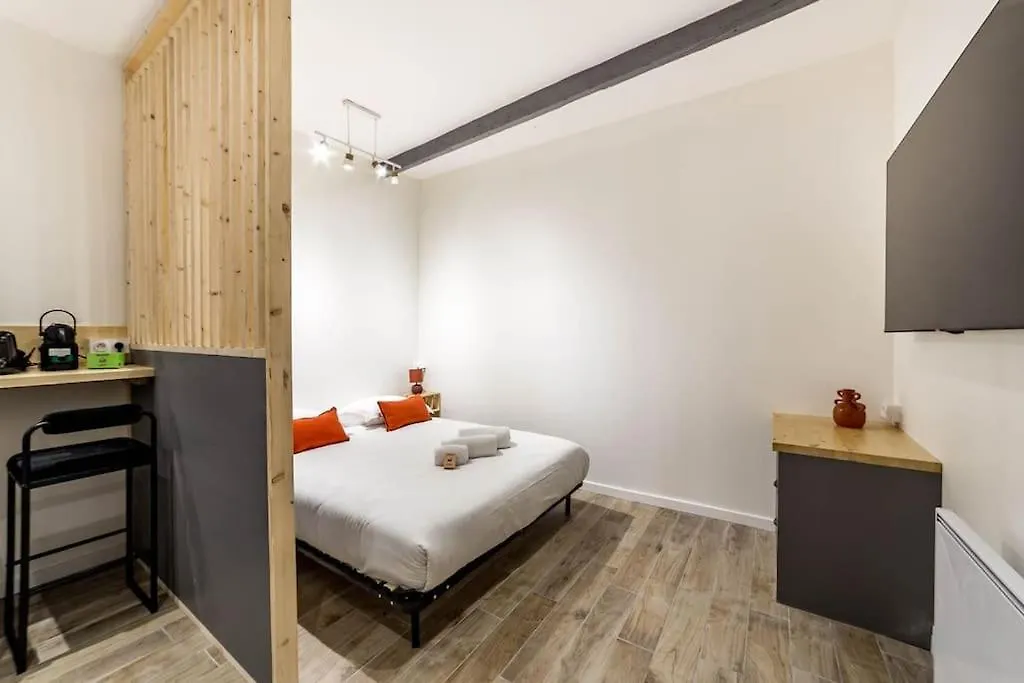 Quiet Studio Center Lyon Ail Apartment
